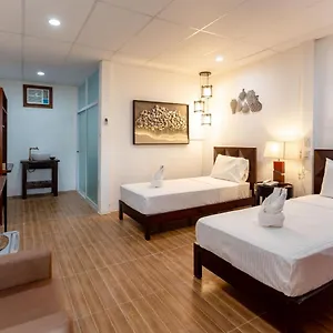 Bed & Breakfast Madison Garden And Residences